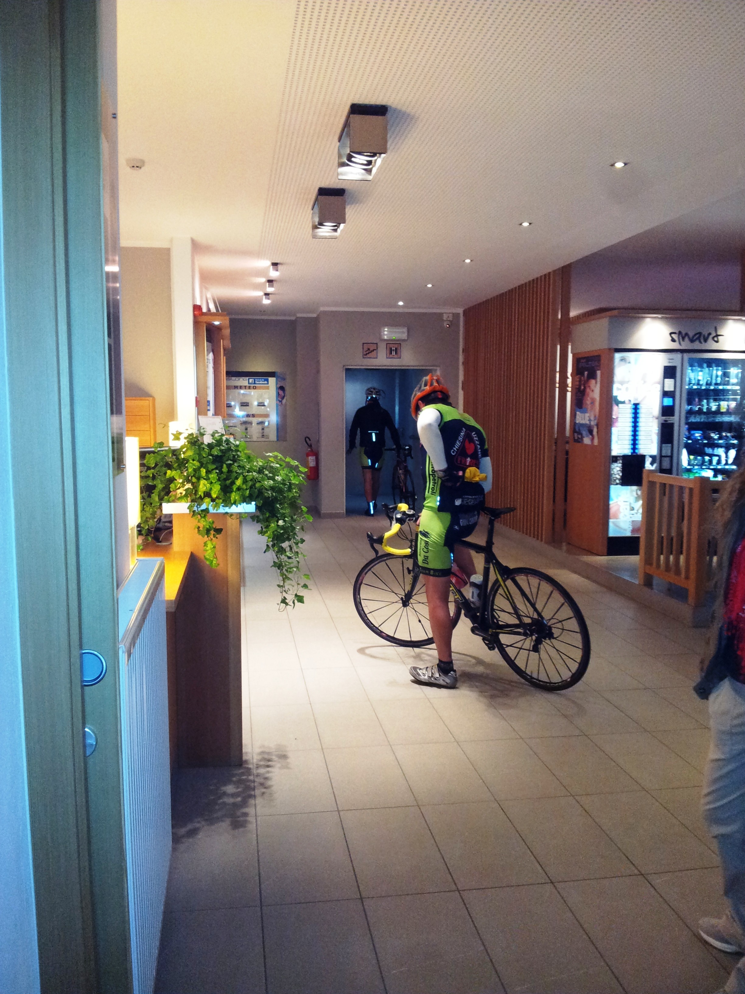 Ecco le  simpatiche immagini del biker-friendly Smart Hotel Saslong a Santa Cristina di Val Gardena